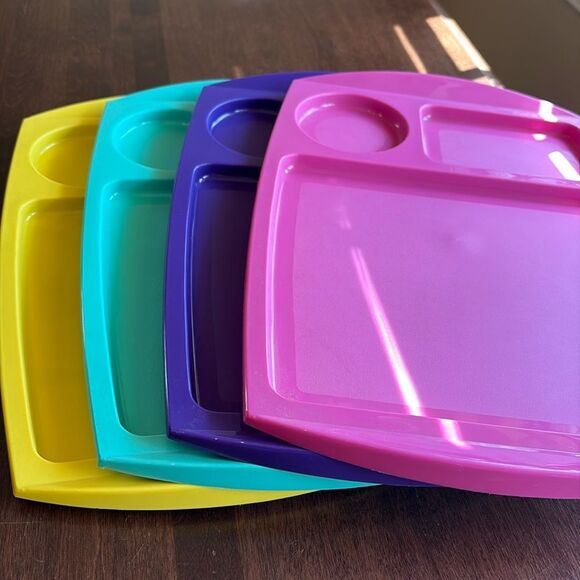 4 Fremware Divided Plastic Lunch Trays - Picture 1 of 6